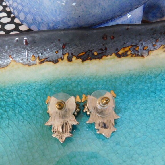 Betsey Johnson amethyst & emerald crystal, pearlescent gold tone owl earrings - Picture 4 of 5